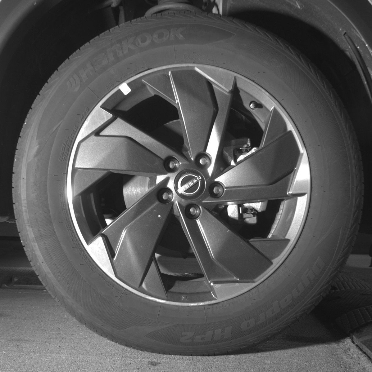 Used 2025 Nissan Rogue SV AWD/4WD image 13
