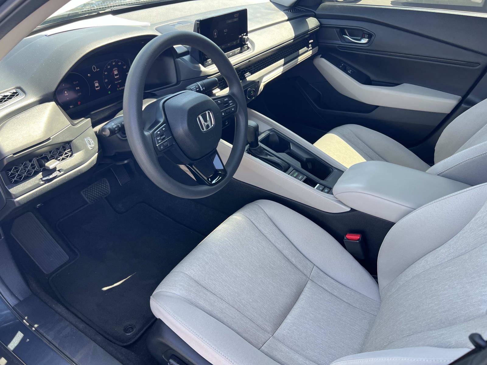 Certified 2025 Honda Accord SE image 5