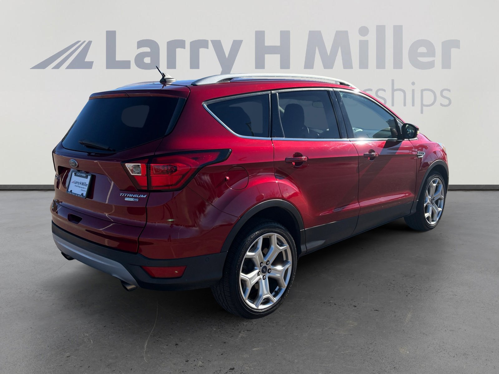 Used 2019 Ford Escape Titanium image 6