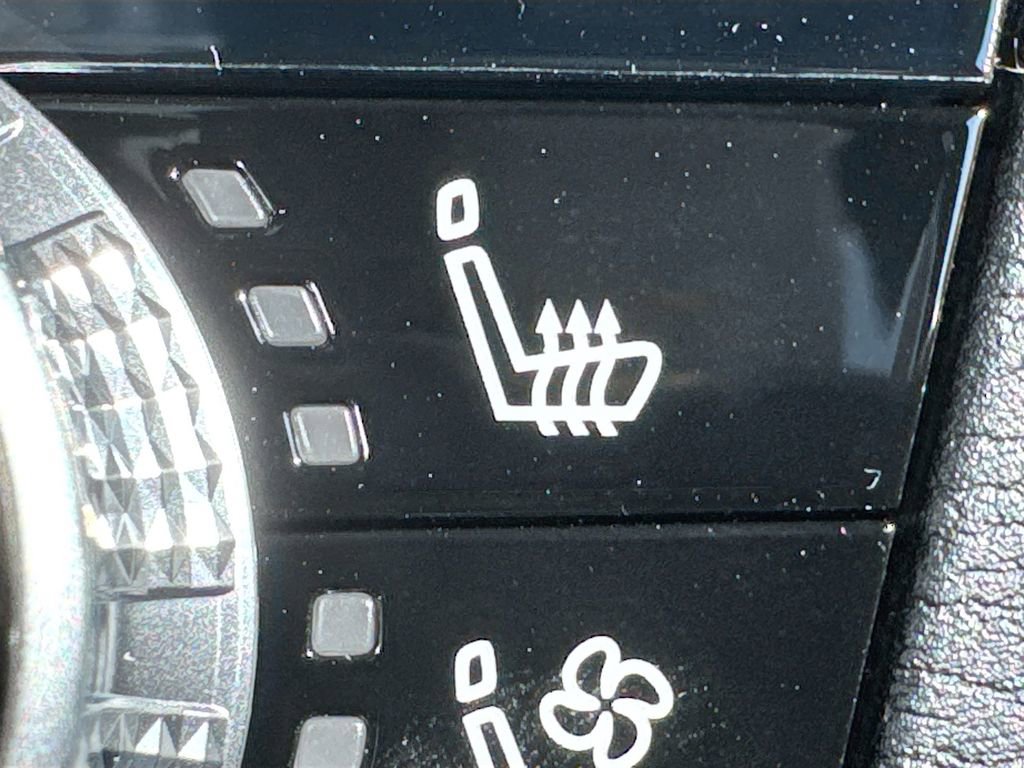 Used 2025 Mitsubishi Outlander SEL image 22