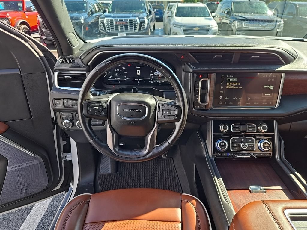 Used 2023 GMC Yukon Denali Ultimate AWD/4WD image 14