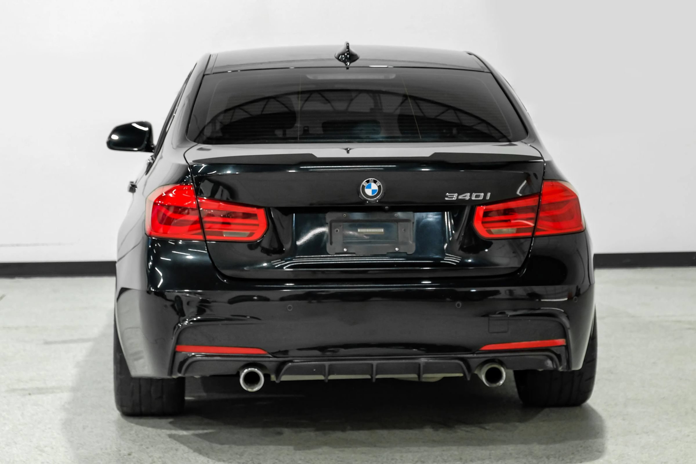 Used 2017 BMW 340i Sedan RWD image 7