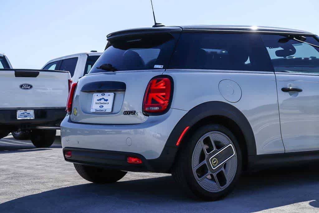 Used 2023 MINI Cooper SE FWD image 9