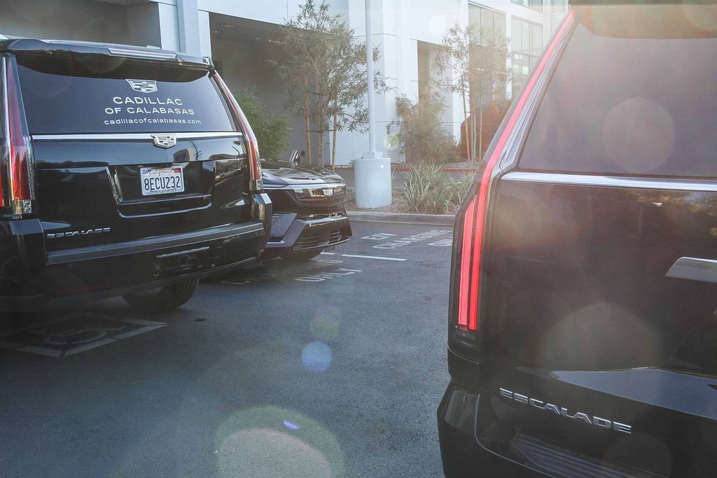 Used 2026 Cadillac Escalade Luxury image 7