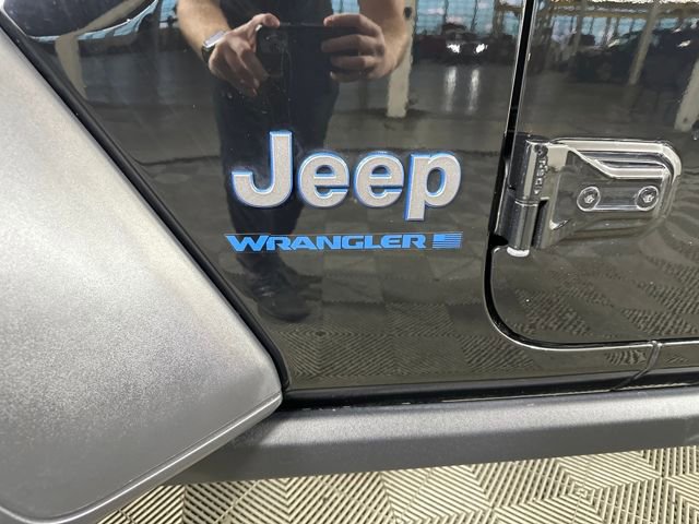 Used 2023 Jeep Wrangler Unlimited w/ Cold Weather Group image 10