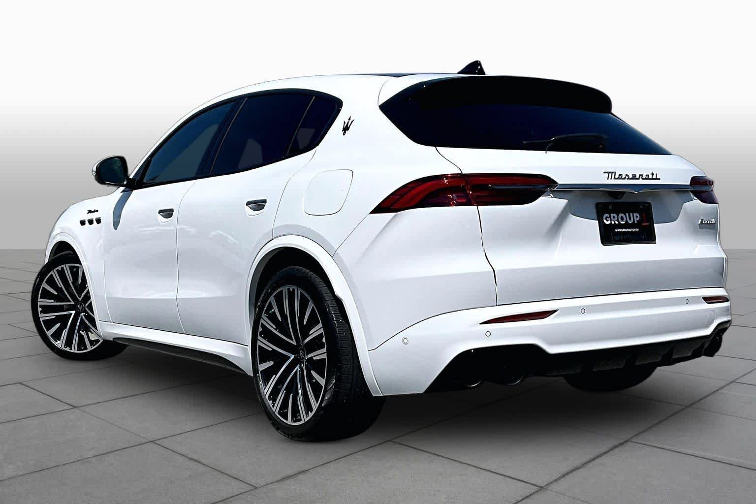 Used 2023 Maserati Grecale Modena AWD/4WD image 11