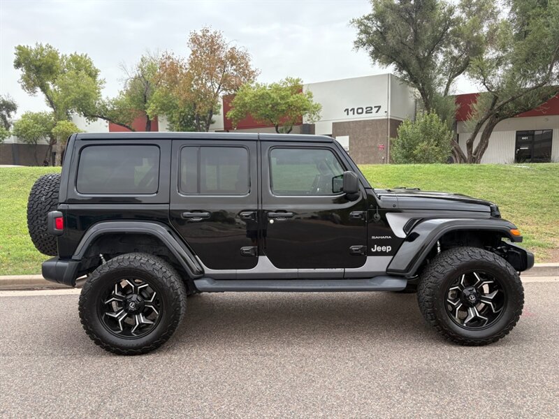 Used 2018 Jeep Wrangler Unlimited Sahara AWD/4WD image 2