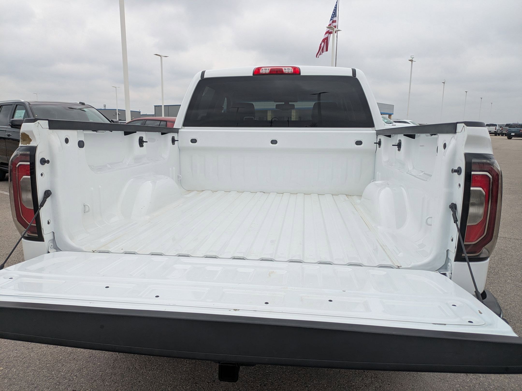 Used 2018 GMC Sierra 1500 SLT w/ Texas SLT Premium Package image 22