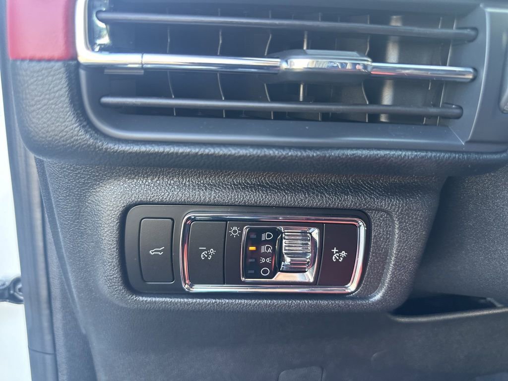 Used 2023 Lincoln Corsair Reserve w/ Equipment Group 201A image 24