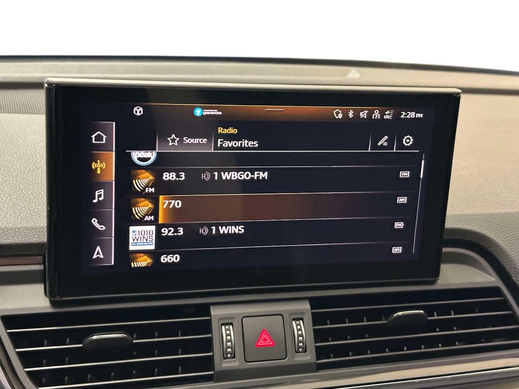 Used 2023 Audi Q5 e Prestige AWD/4WD image 3