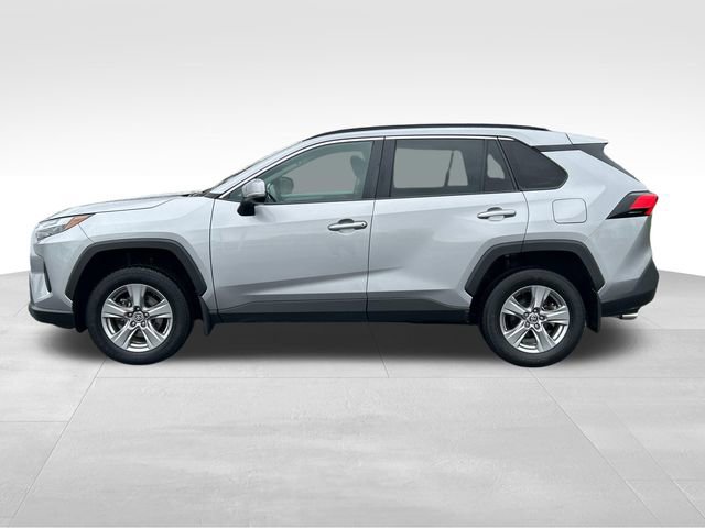 Used 2023 Toyota RAV4 XLE AWD/4WD image 3