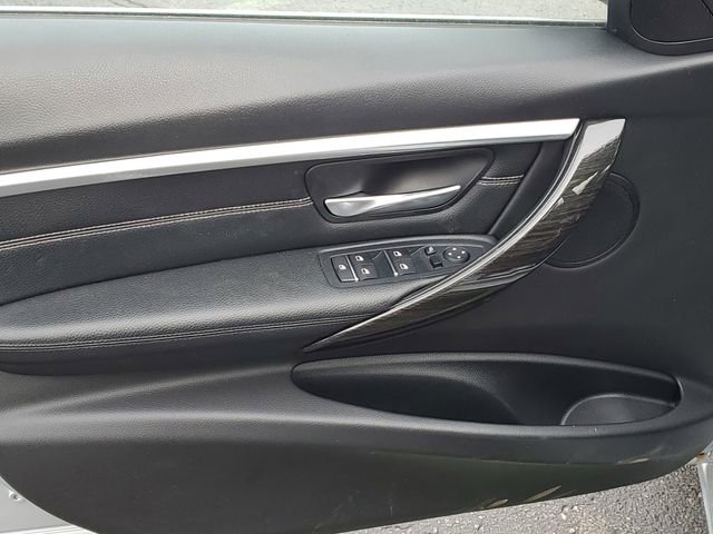 Used 2018 BMW 330i xDrive Sedan w/ Convenience Package image 25