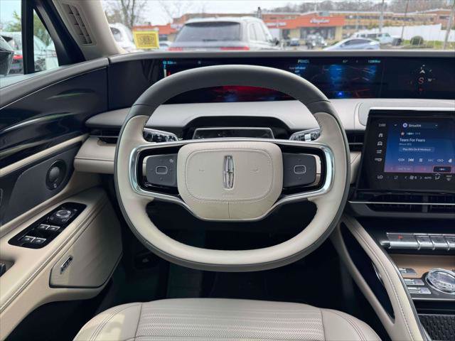 Used 2025 Lincoln Nautilus Reserve w/ Jet Appearance Package image 19