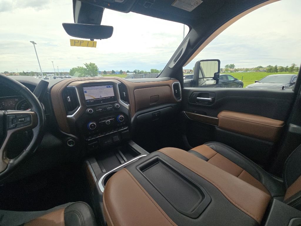 Used 2022 Chevrolet Silverado 2500 High Country w/ Technology Package AWD/4WD image 31