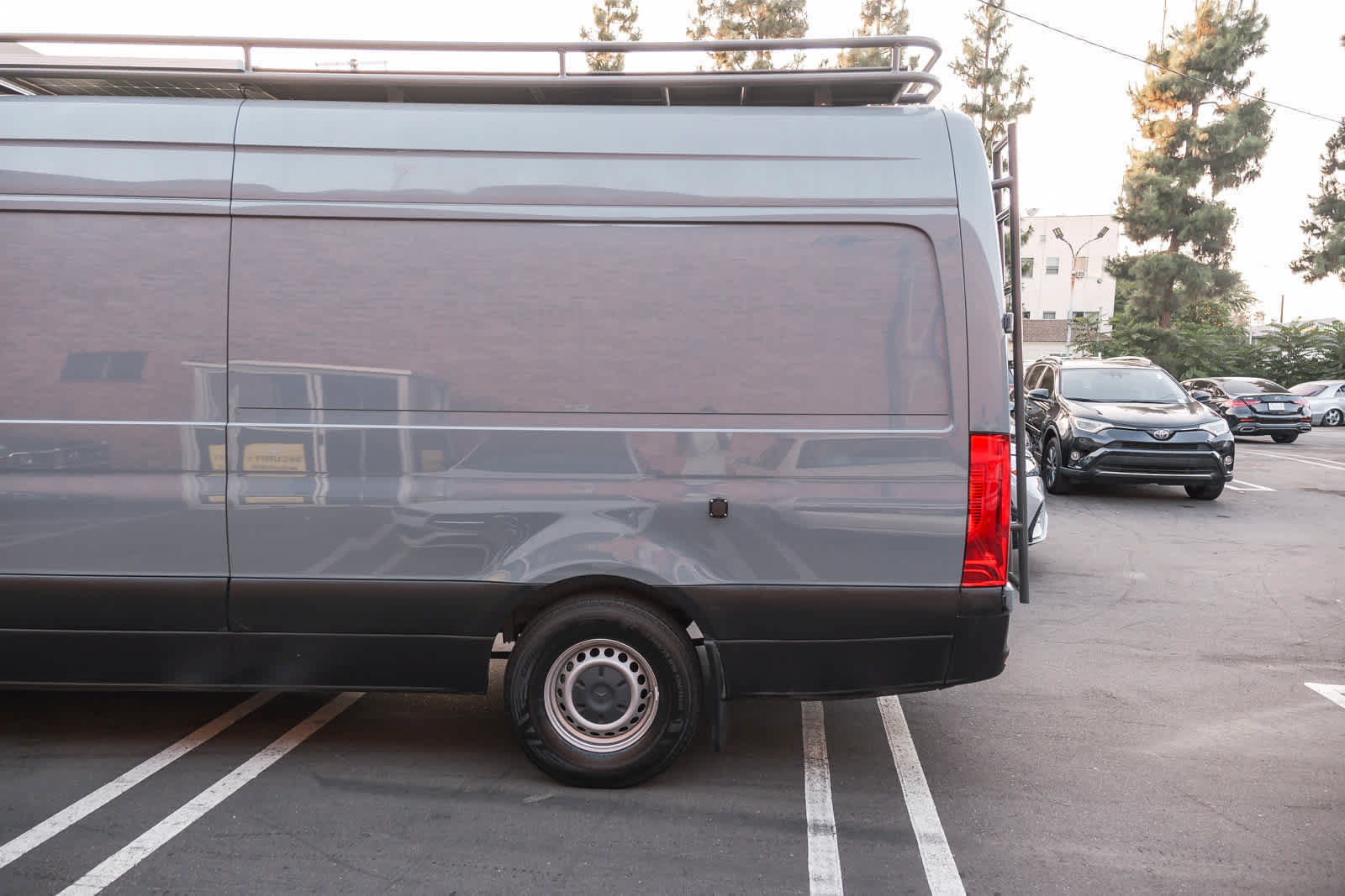 Used 2024 Mercedes-Benz Sprinter 2500 w/ Acoustic Package image 18