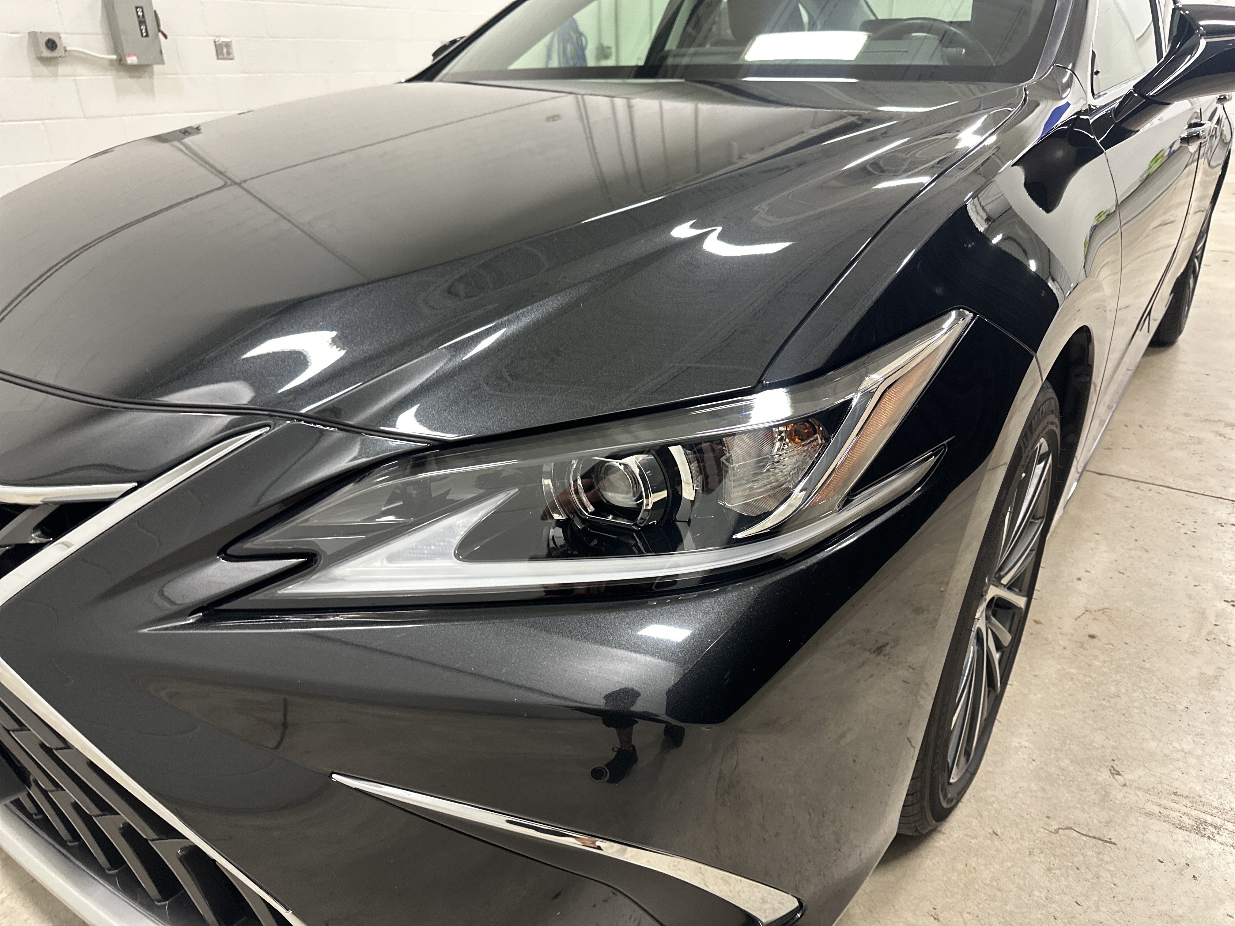 Certified 2025 Lexus ES 350 w/ Premium Package w/ Premium Package FWD image 6