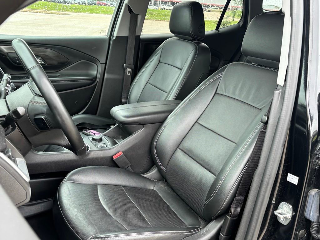 Used 2024 GMC Terrain SLT AWD/4WD image 7