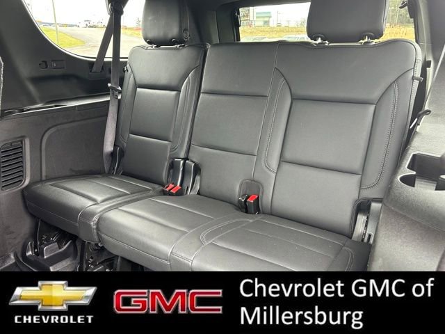 Used 2021 Chevrolet Suburban Z71 w/ Luxury Package image 29
