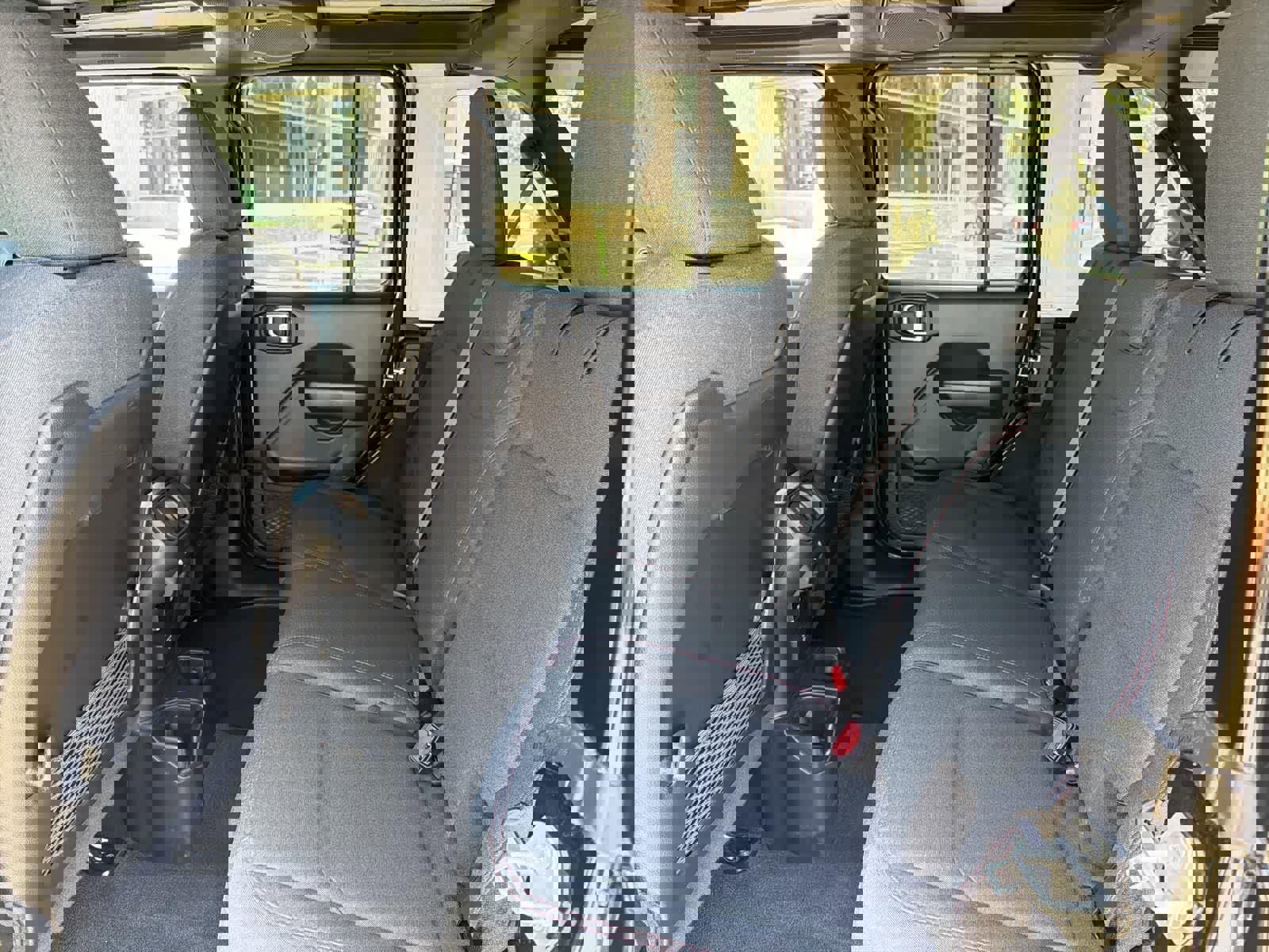 Used 2024 Jeep Wrangler Unlimited Rubicon w/ Technology Group image 26