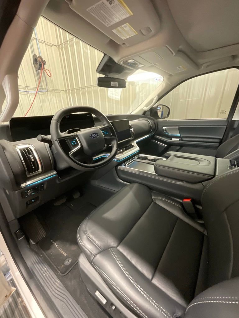 New 2025 Ford Expedition Max Platinum image 9