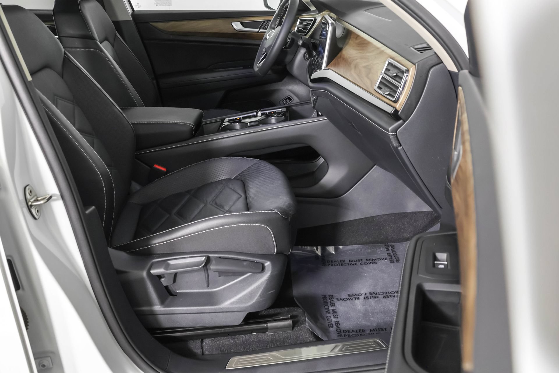 Used 2024 Volkswagen Atlas SE w/ Panoramic Sunroof Package AWD/4WD image 47