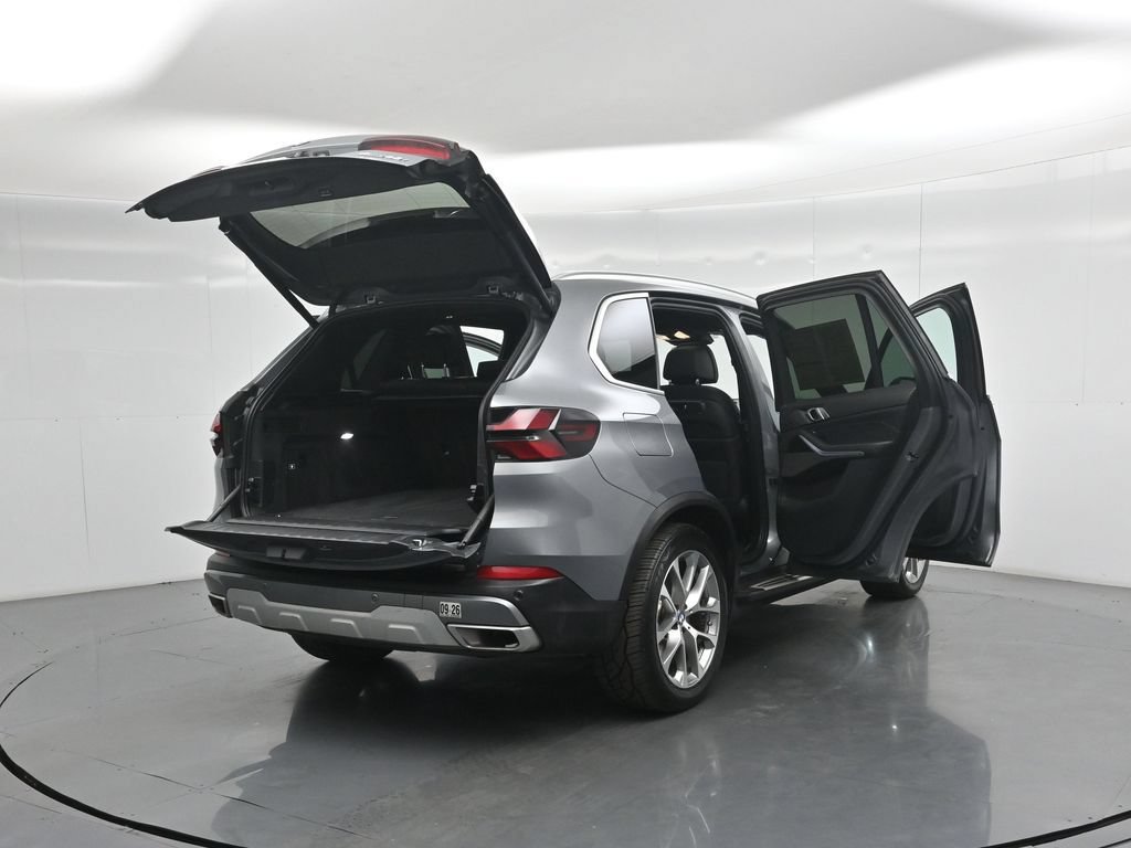 Used 2024 BMW X5 xDrive40i AWD/4WD image 6