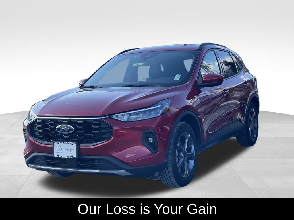 Used 2025 Ford Escape ST-Line Select AWD/4WD image 2
