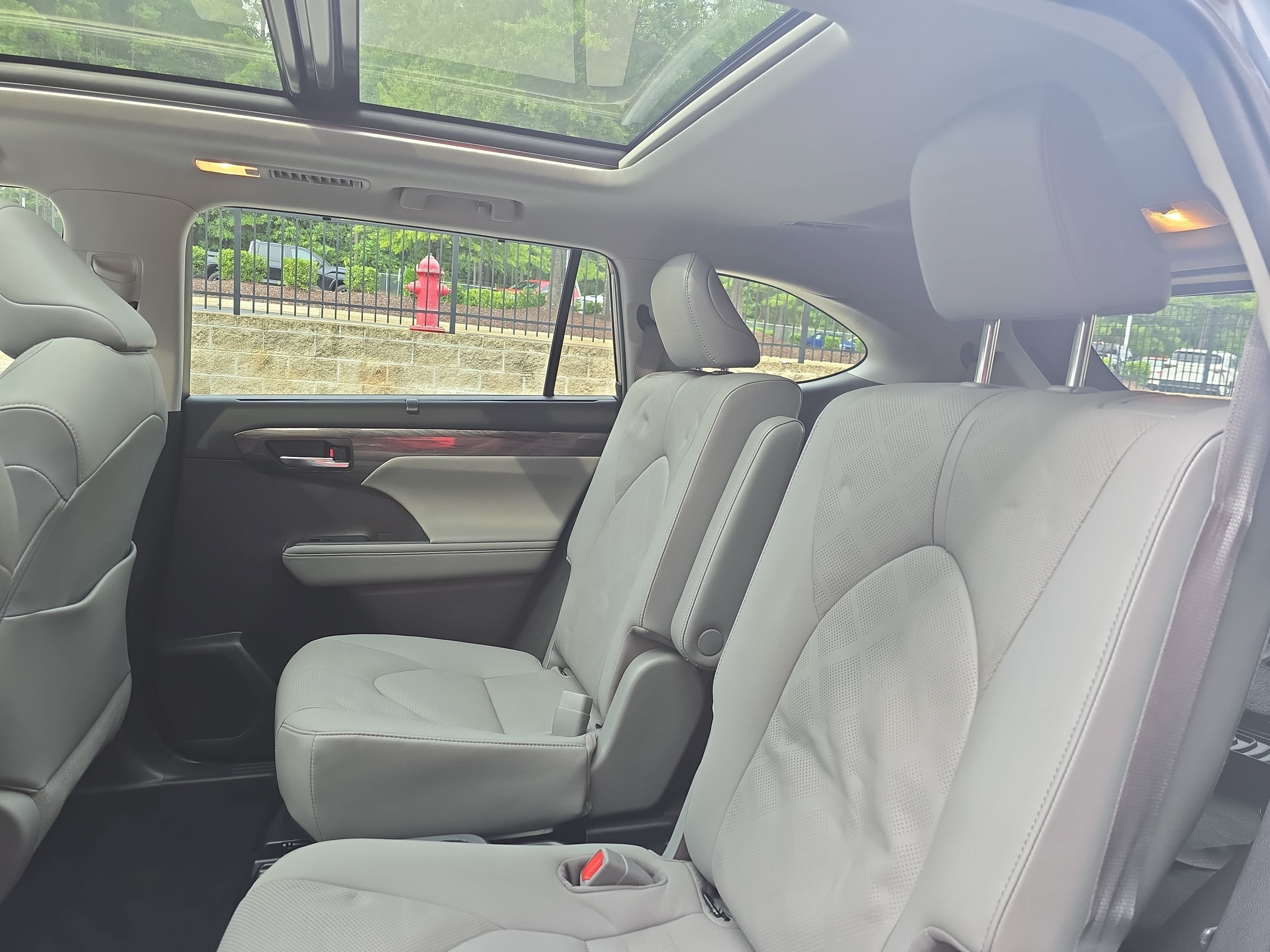 Used 2020 Toyota Highlander Platinum AWD/4WD image 14