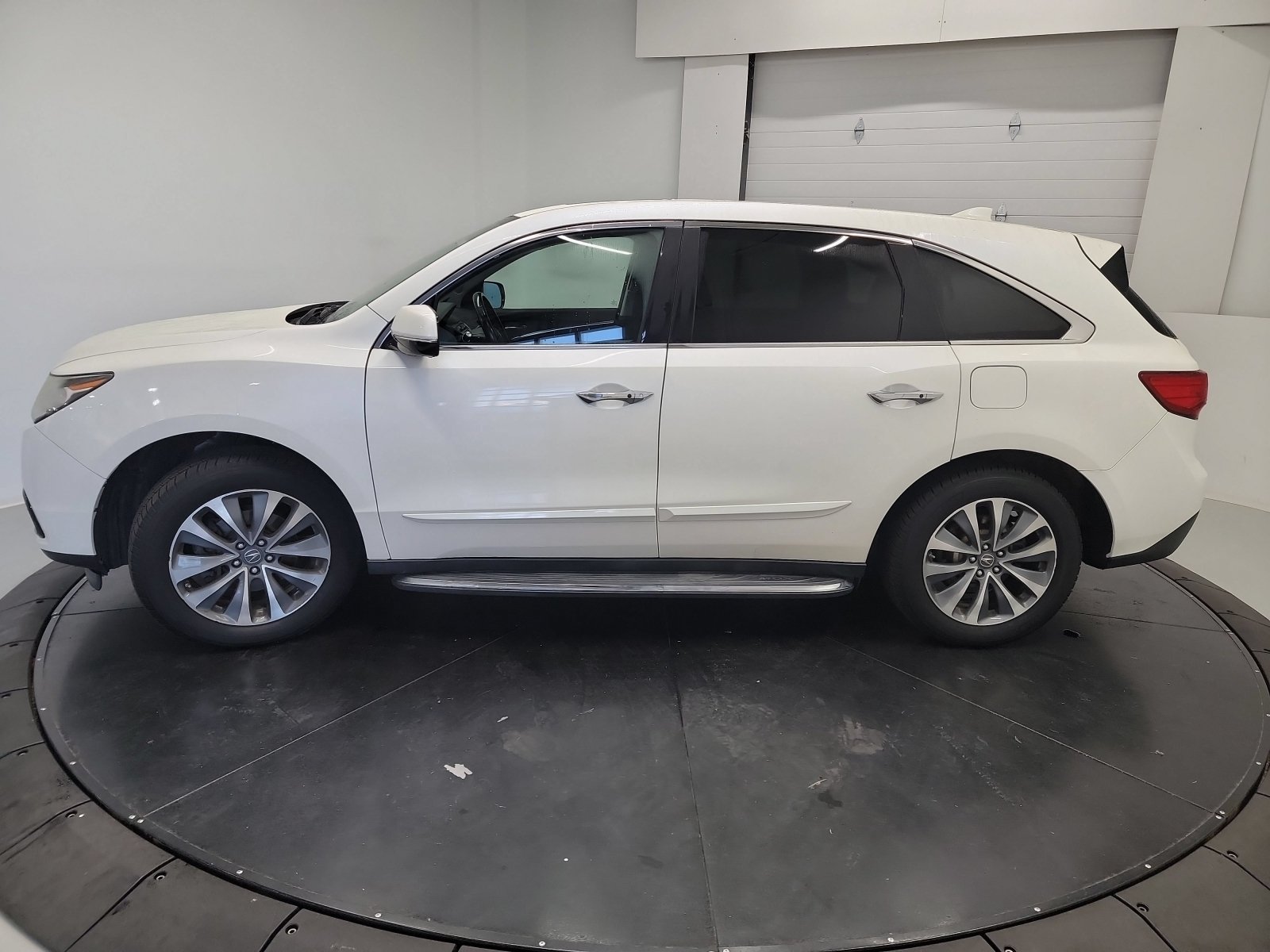 Used 2016 Acura MDX SH-AWD w/ Tech & Entertainment image 4