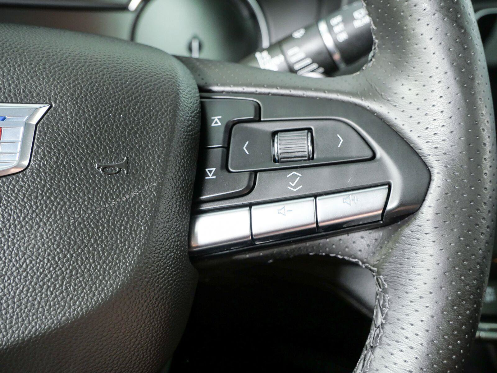 Used 2021 Cadillac XT4 Sport FWD image 11