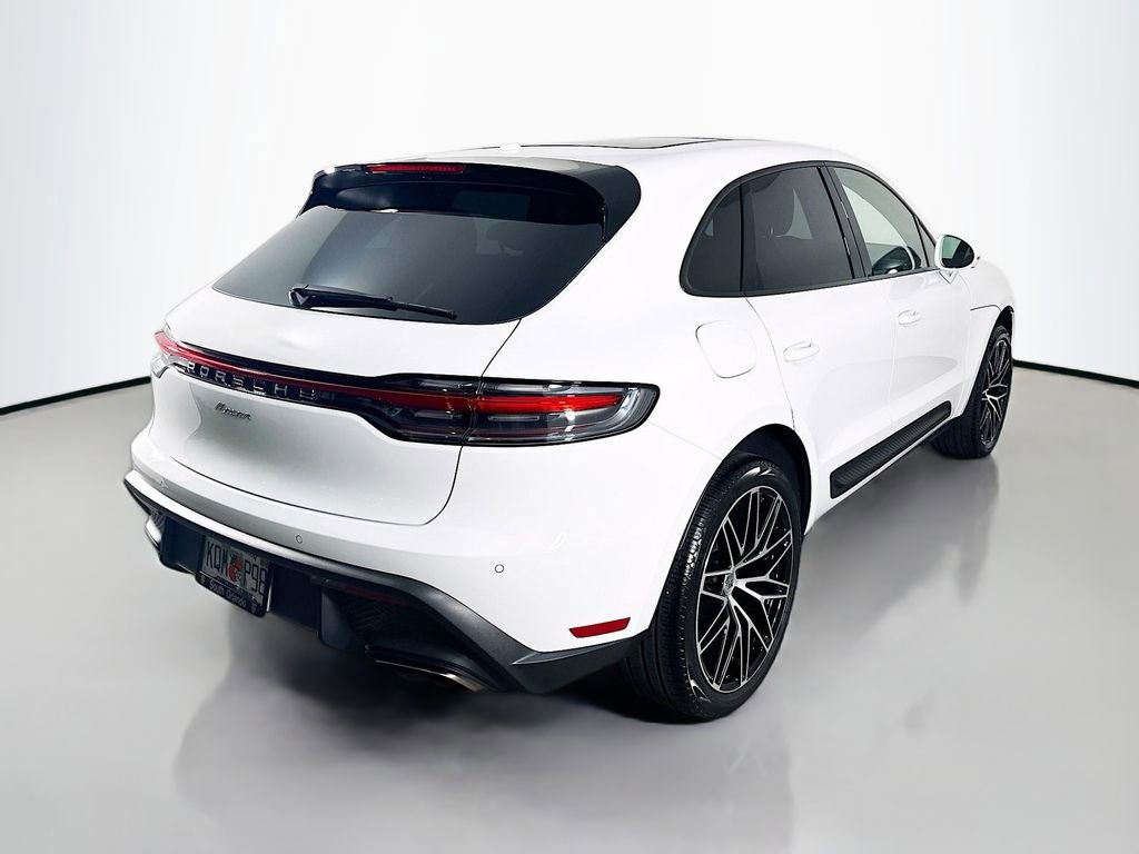 Certified 2026 Porsche Macan image 9