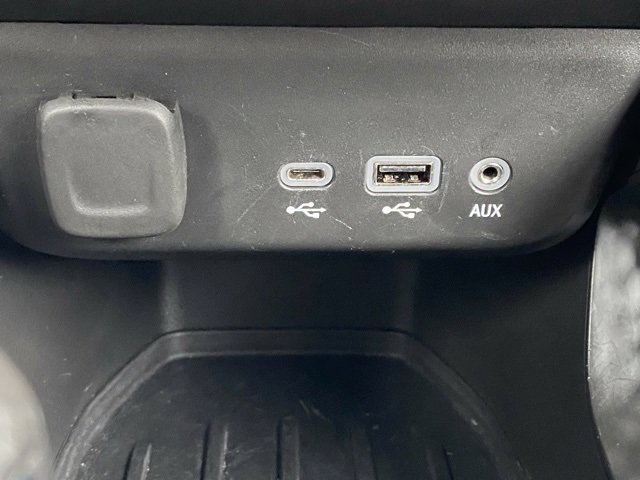 Used 2021 Chevrolet TrailBlazer RS w/ Convenience Package image 23