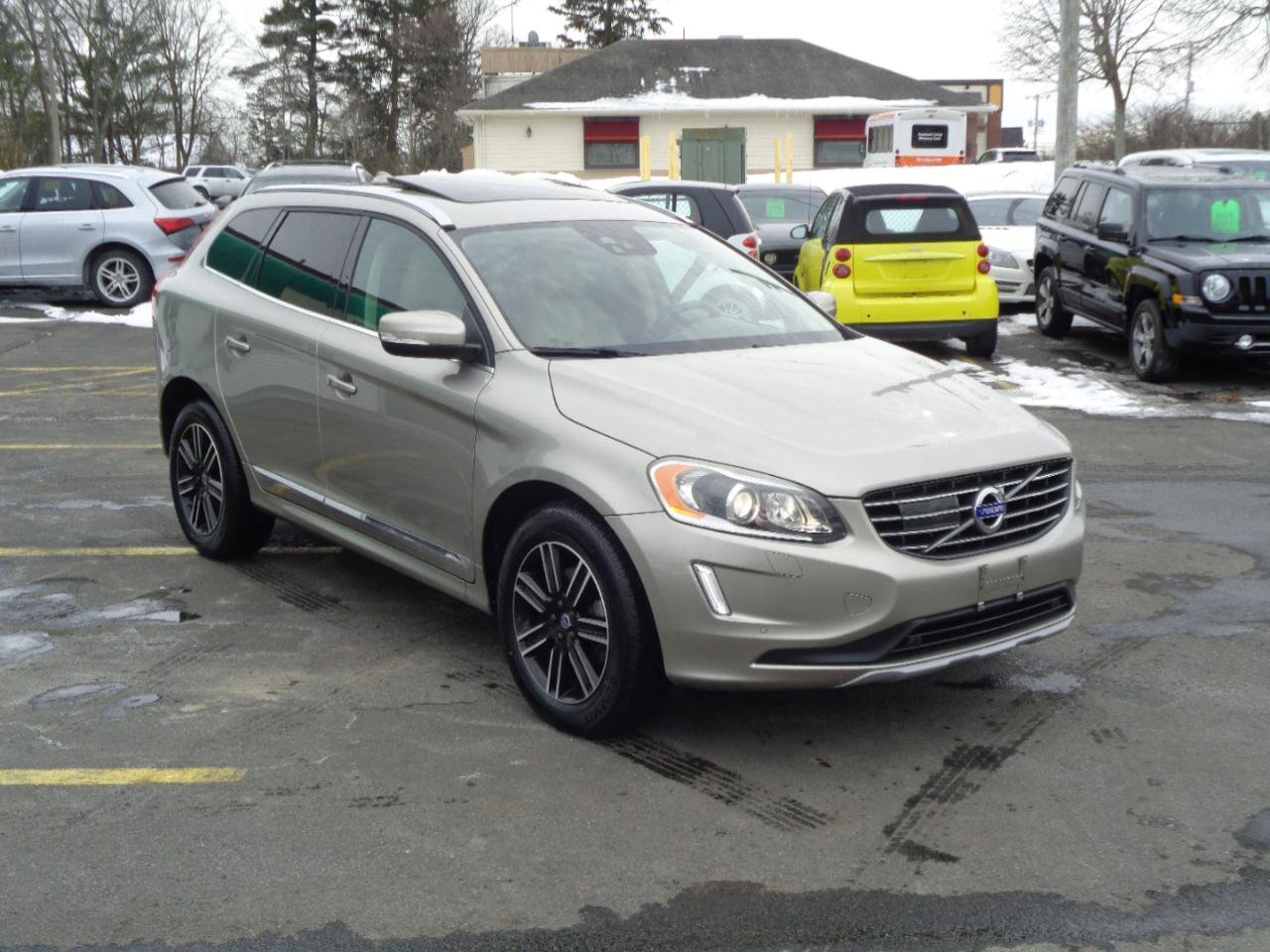 Used 2016 Volvo XC60 T5 Platinum w/ Protection Package FWD image 6