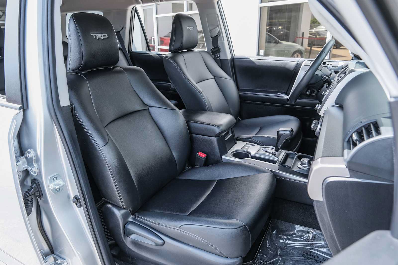 Used 2022 Toyota 4Runner TRD Sport AWD/4WD image 29