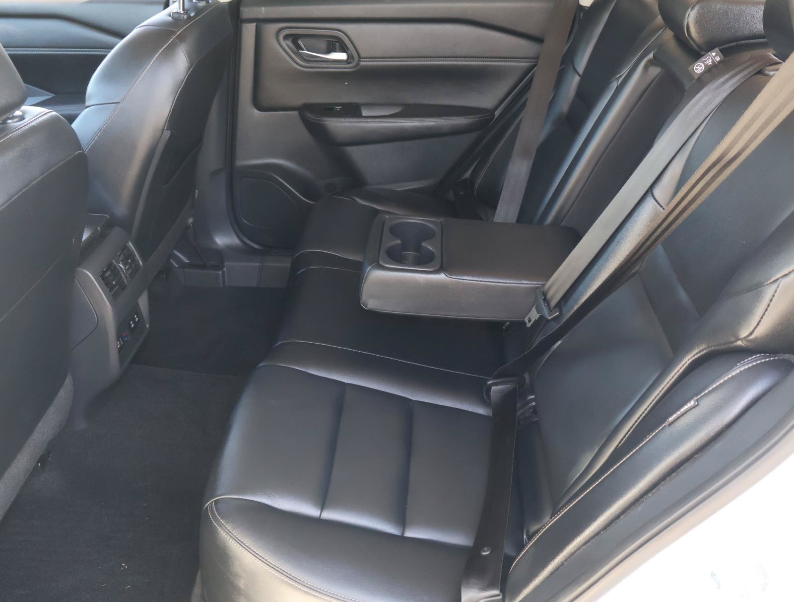 Used 2024 Nissan Rogue SL w/ SL Premium Package FWD image 20