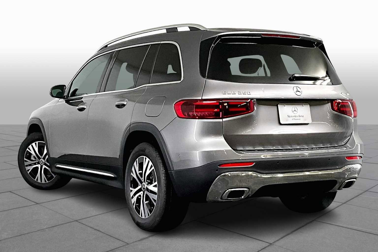 New 2025 Mercedes-Benz GLB 250 4MATIC image 4