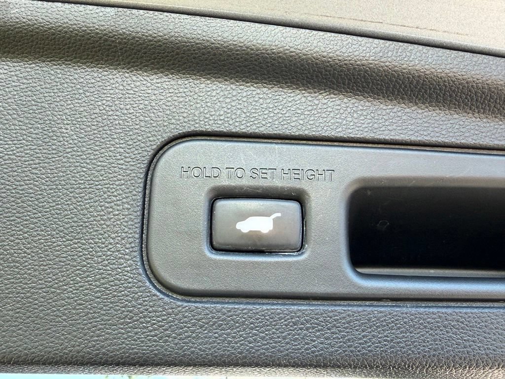 Used 2023 Acura MDX SH-AWD image 36