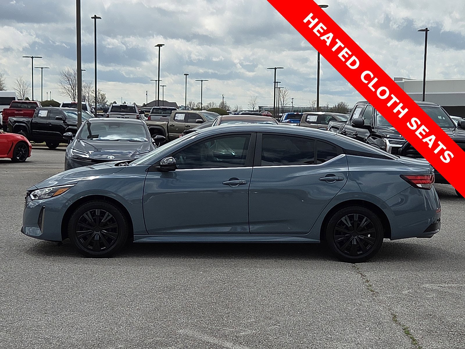 Used 2024 Nissan Sentra SR FWD image 3