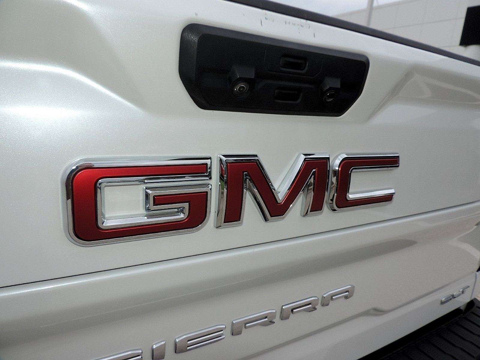 Certified 2021 GMC Sierra 2500 SLT w/ SLT Preferred Package AWD/4WD image 7