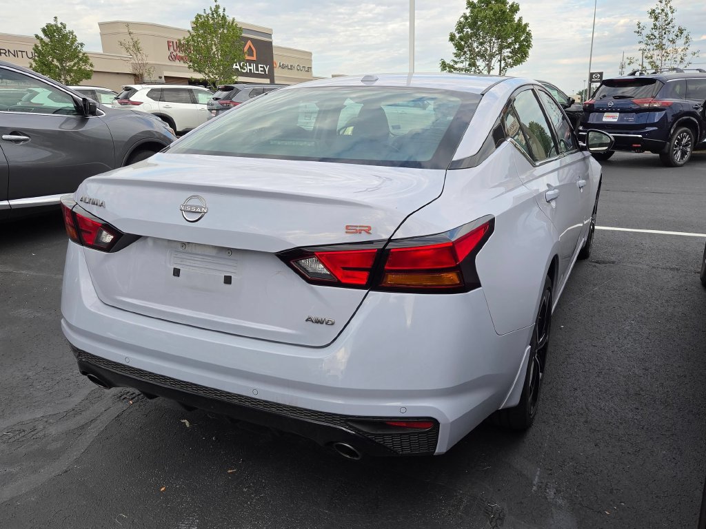 Used 2024 Nissan Altima 2.5 SR w/ SR Premium Package AWD/4WD image 36