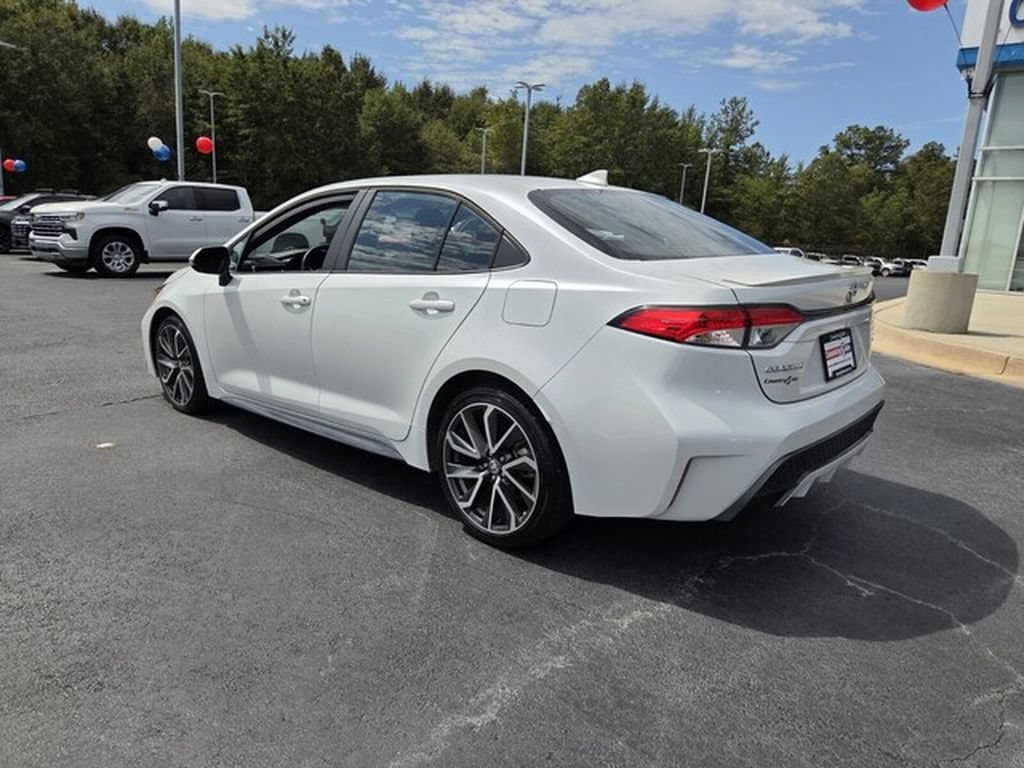 Used 2022 Toyota Corolla SE FWD image 3