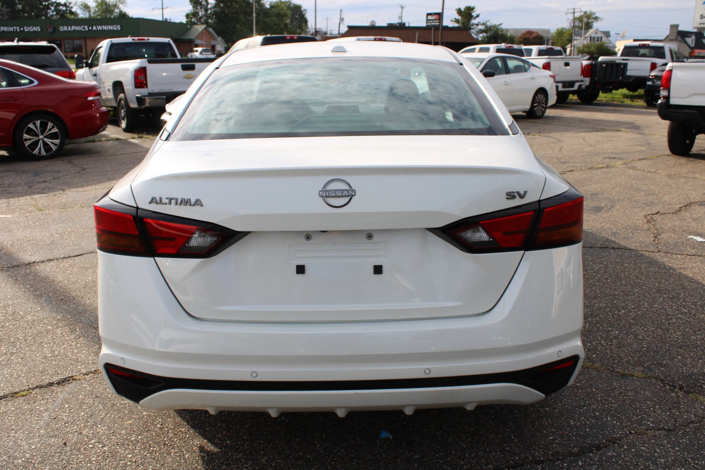 Used 2024 Nissan Altima 2.5 SV FWD image 4