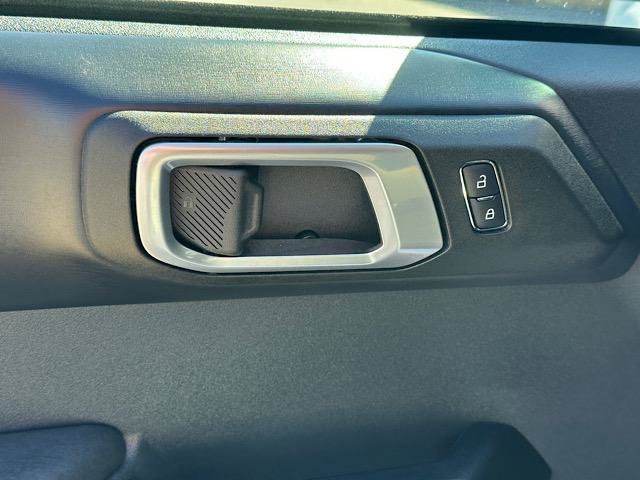 Used 2025 Ford Bronco Badlands AWD/4WD image 18