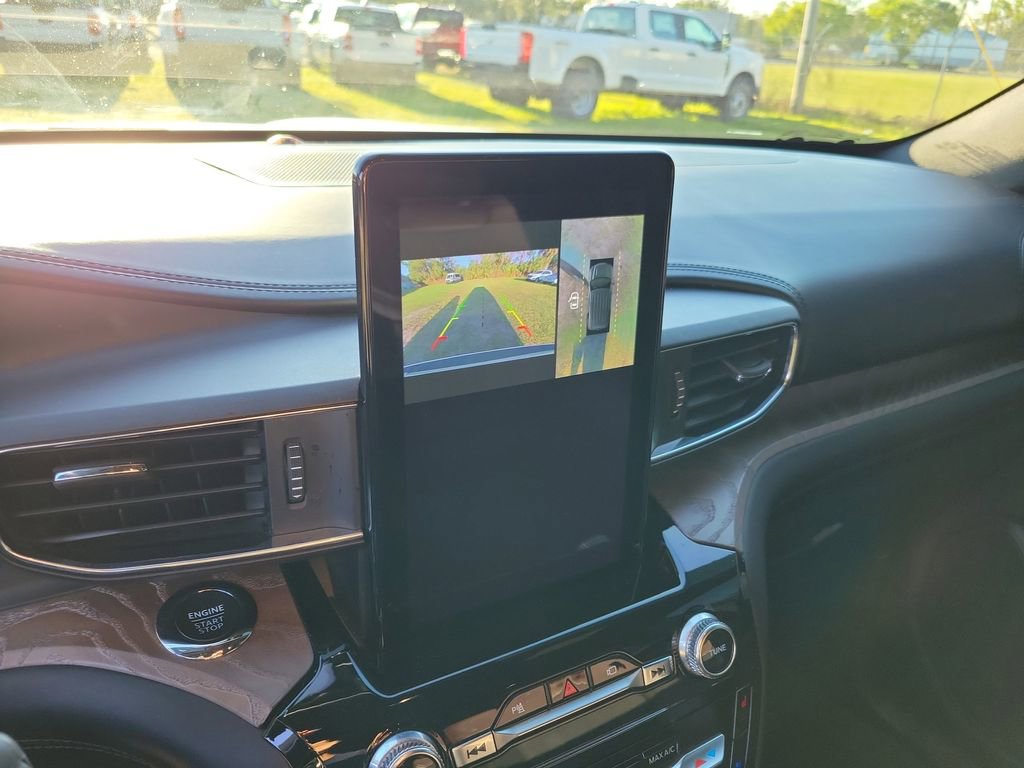 Used 2022 Ford Explorer Platinum w/ Equipment Group 601A image 24