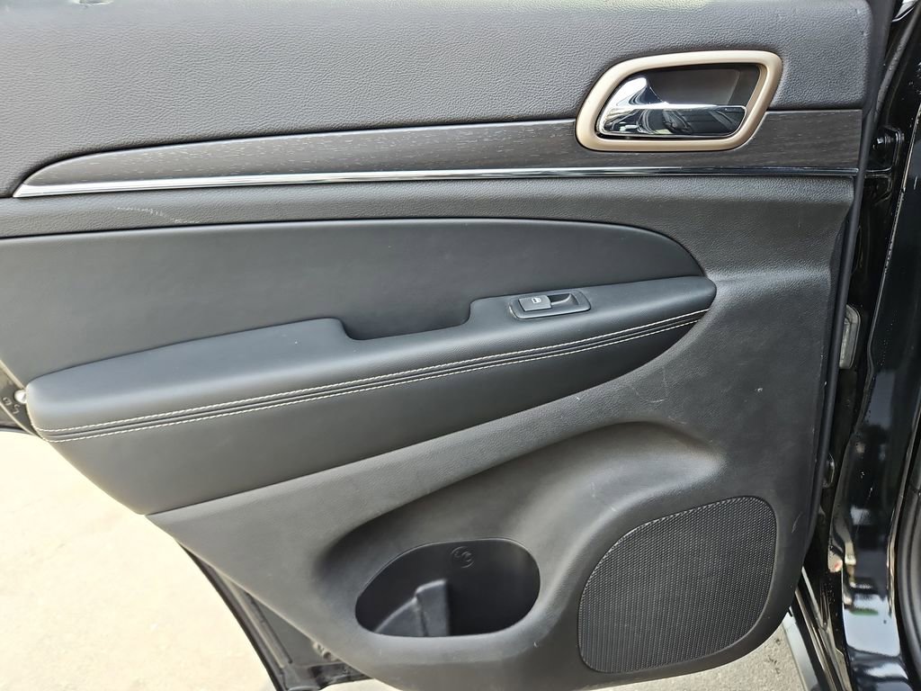 Used 2017 Jeep Grand Cherokee Limited image 33