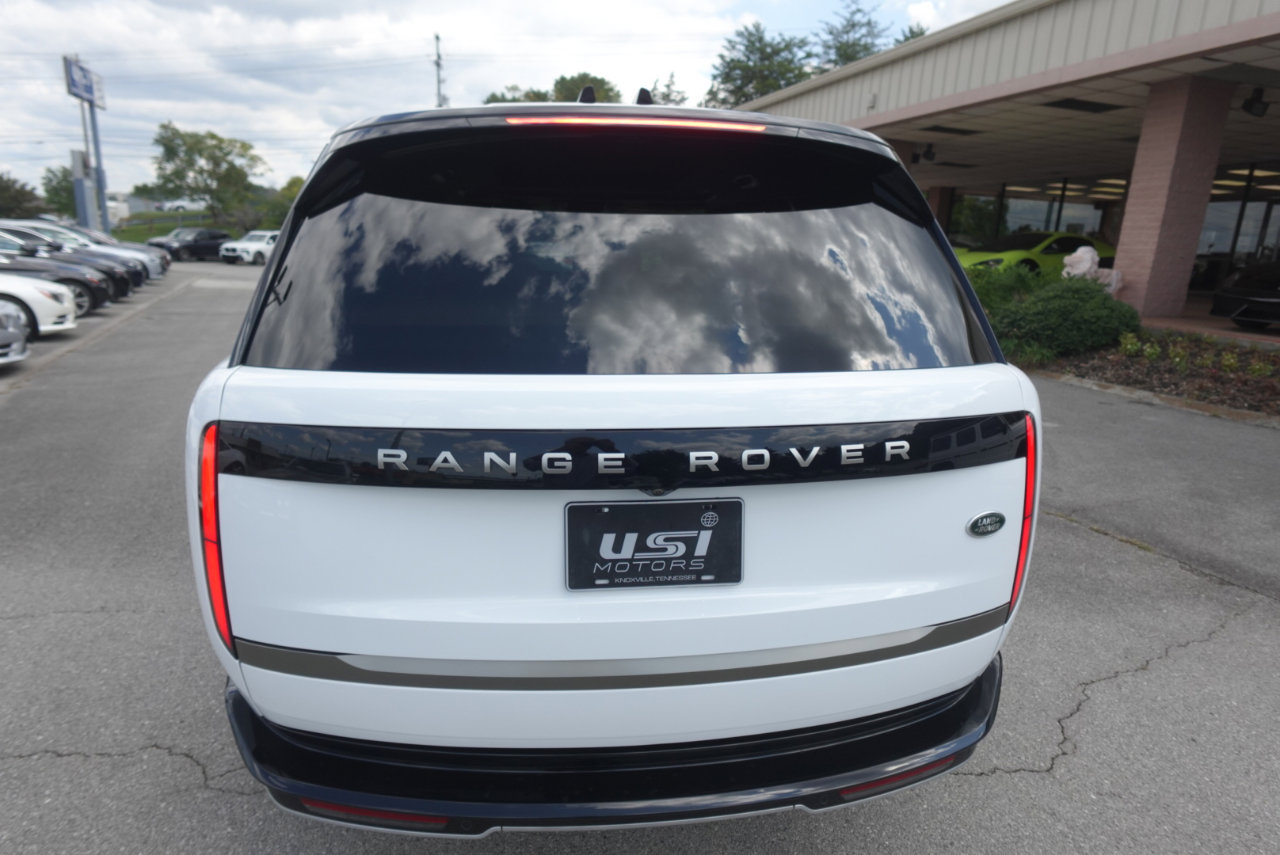 Used 2023 Land Rover Range Rover SE image 3
