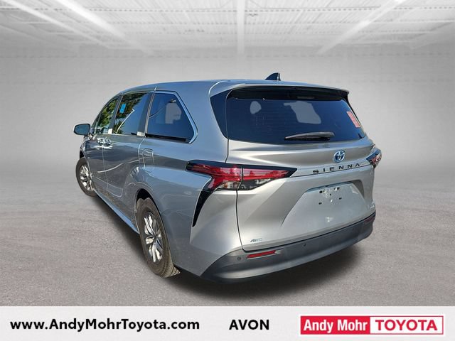 Used 2022 Toyota Sienna XLE AWD/4WD image 5