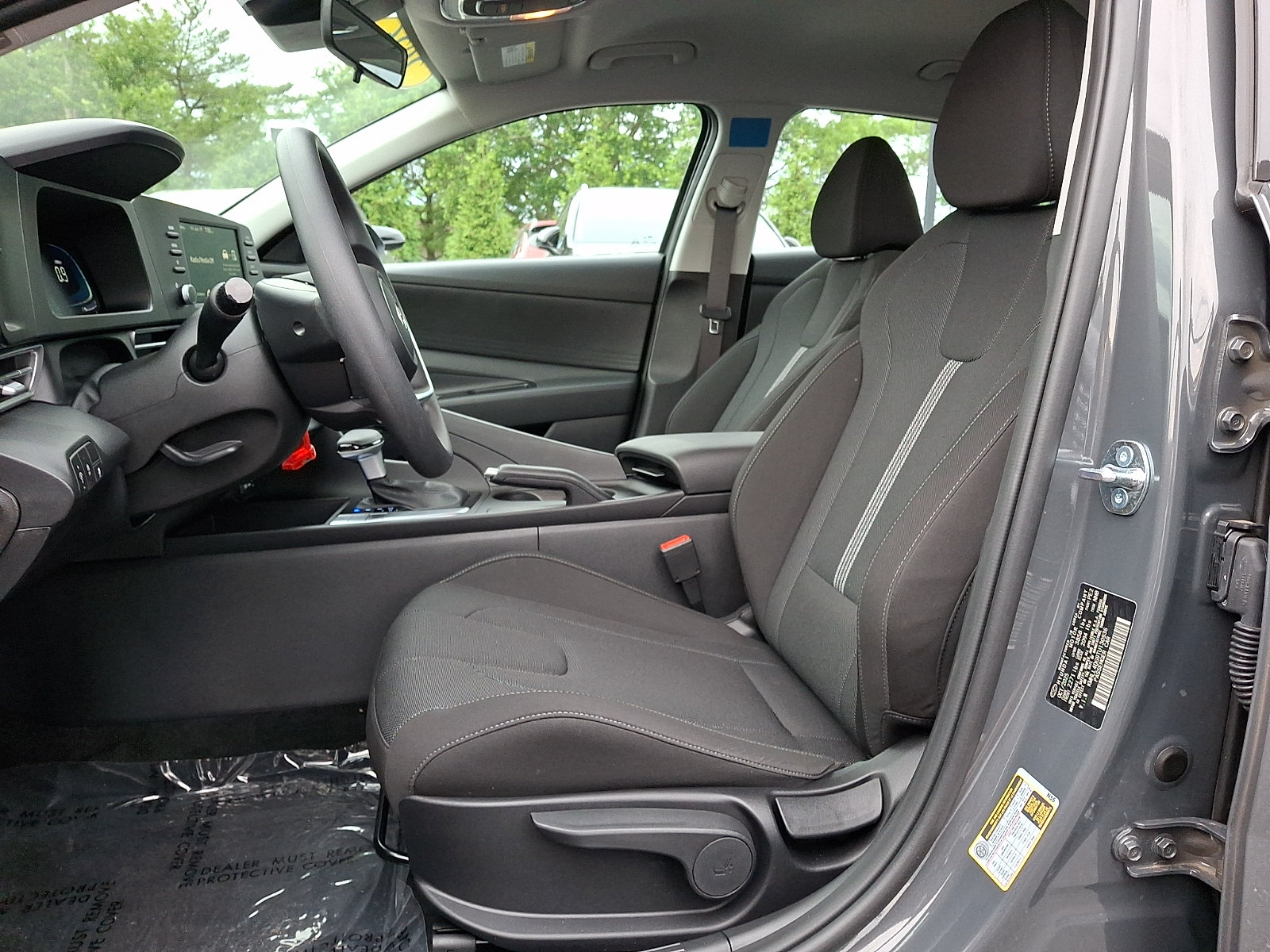 Used 2026 Hyundai Elantra SE FWD image 14