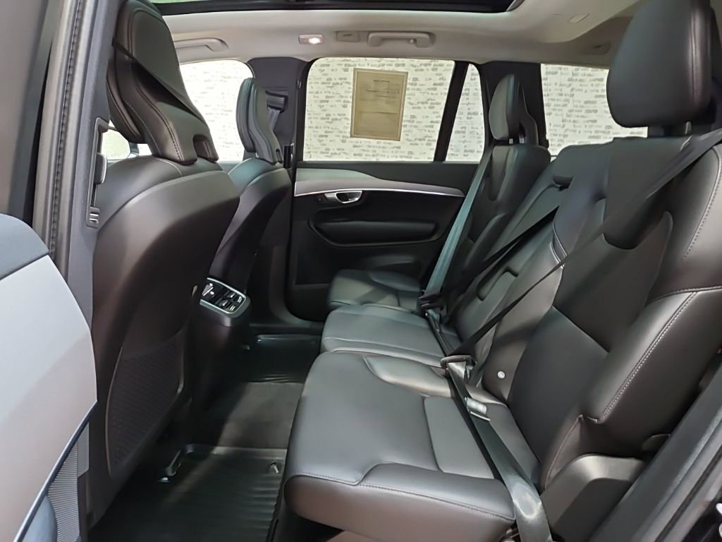 Used 2024 Volvo XC90 B5 Core AWD/4WD image 15