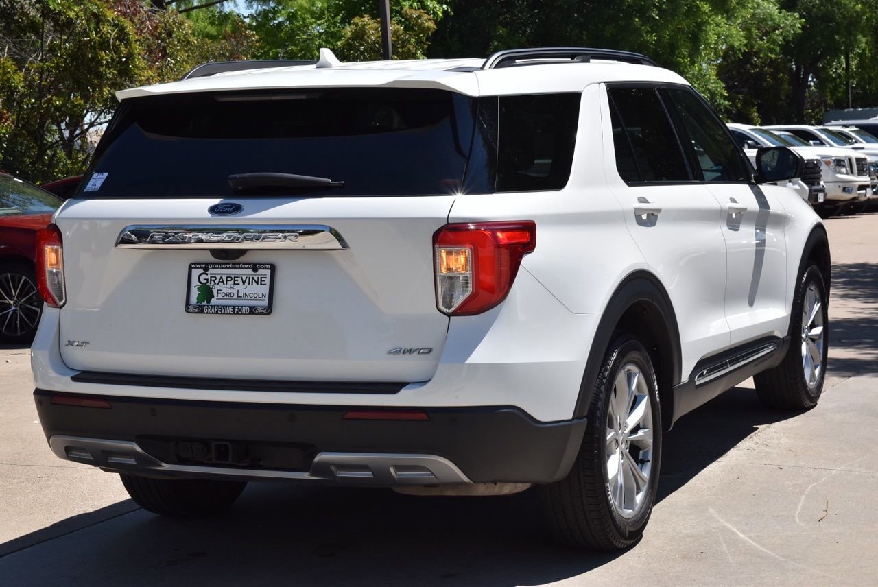 Used 2023 Ford Explorer XLT w/ Equipment Group 202A AWD/4WD image 8
